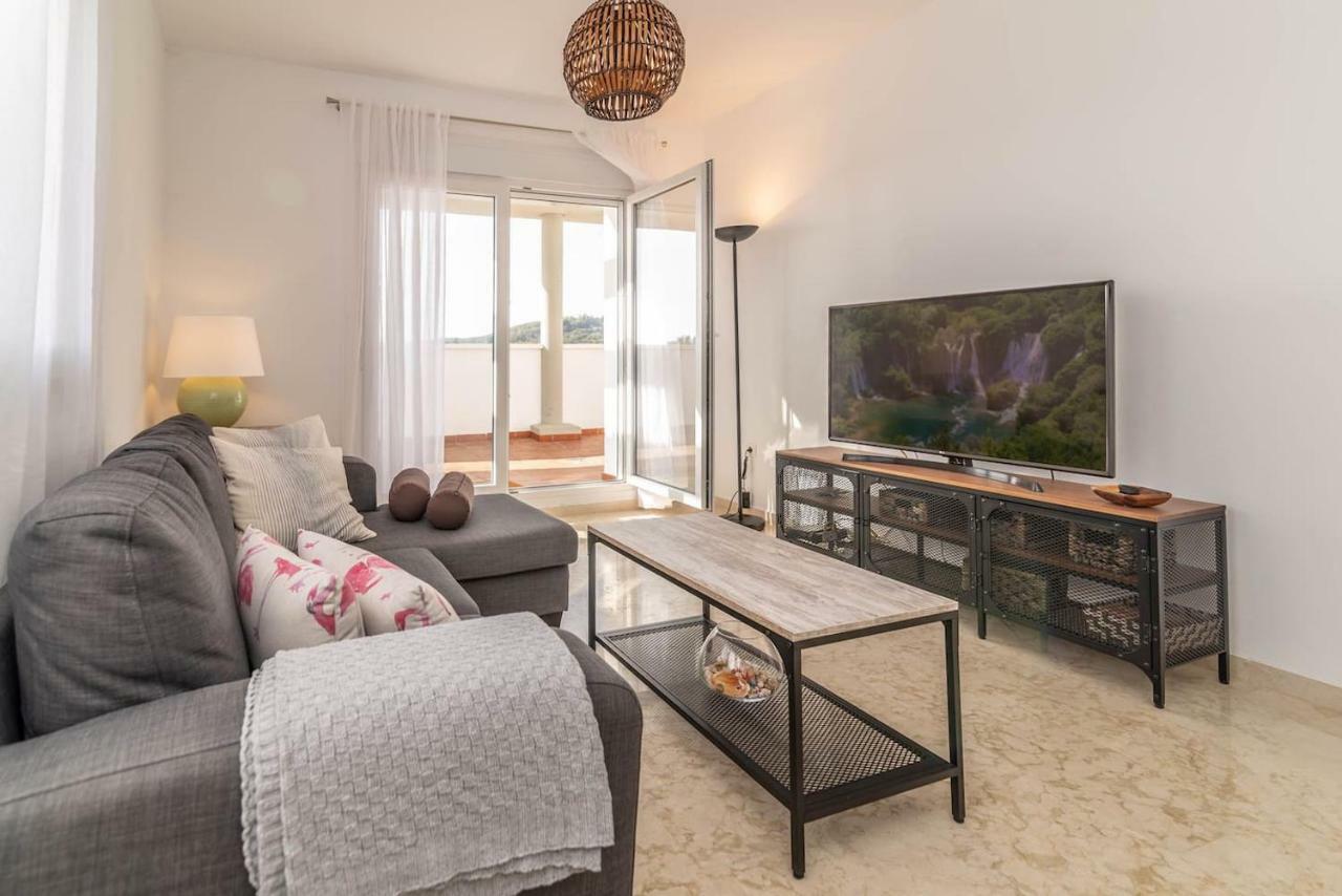 Appartement Recently Decorated 2Bdr Penthouse In Fuengirola Extérieur photo
